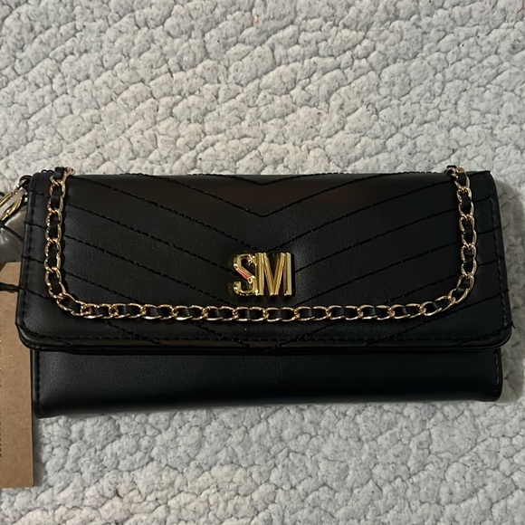 NWT Steve Madden Black BCRUZ Wallet with Gold Tone Chain - Picture 2 of 8